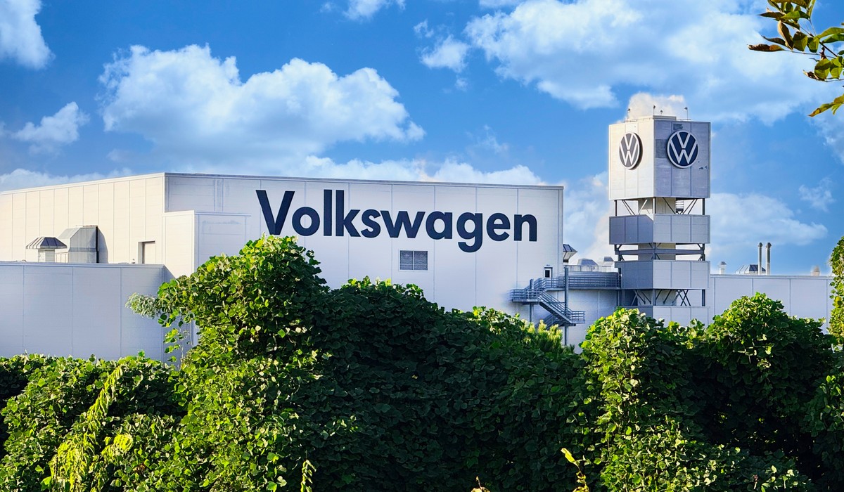 Auftragseingang in der Industrie steigt im Dezember stark, Umsatz bleibt rückläufig