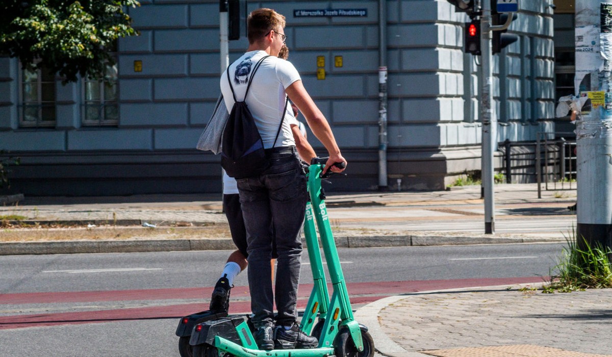 E Scooter in 1,4 Millionen Haushalten, E Bikes deutlich häufiger vertreten