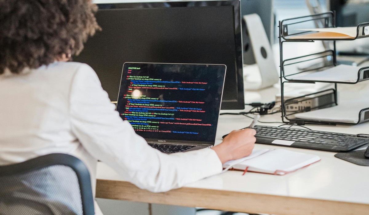 Mehr als die Hälfte der Unternehmen in Deutschland nutzt 2025 kostenpflichtige Cloud Services Mehr als die Hälfte der Unternehmen in Deutschland nutzt 2025 kostenpflichtige Cloud Services